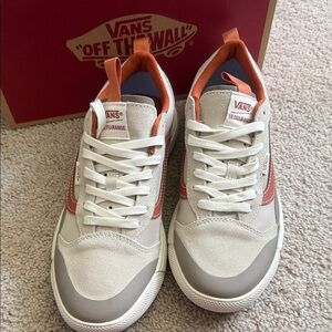 Vans Low-Top Sneakers in Cream and Rust Accent